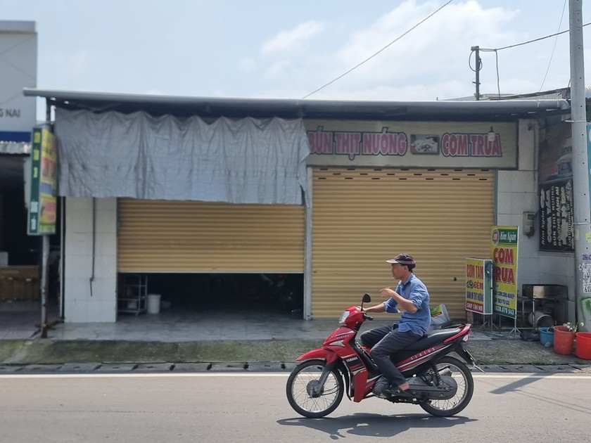 Căn nhà nơi Bích mở quán cơm và nhiều thế hệ cùng sinh sống.